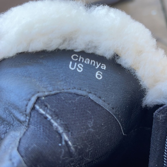 Shoe Dazzle Chanya Black with Soft Creamy White Faux Fur Ankle Boots - Picture 6 of 7